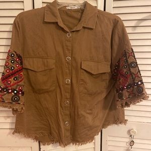 MNG cropped khaki red black embroidered button down shirt with short sleeves